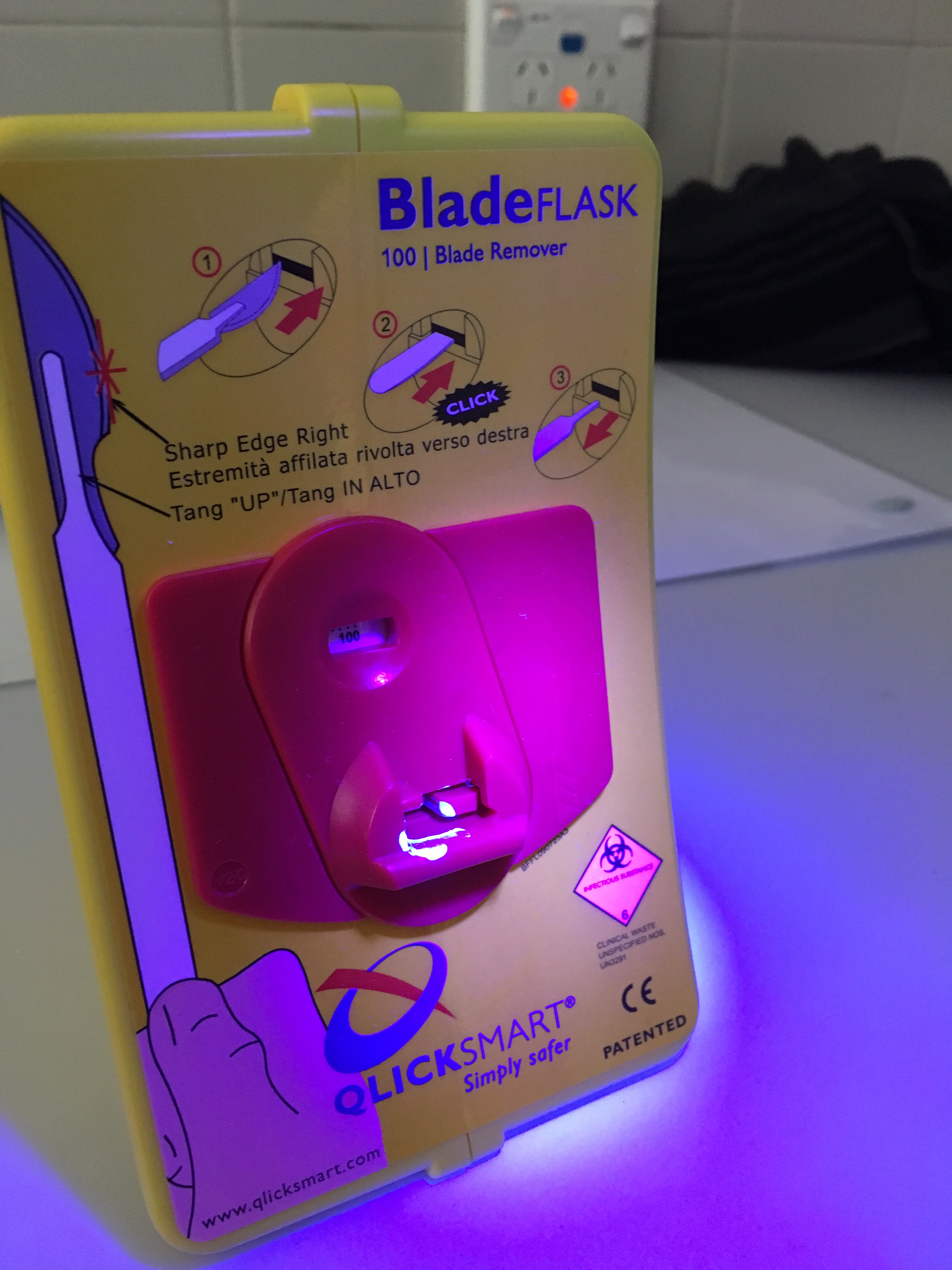 Podiatry scalpel blade remover - after glitter bug contamination