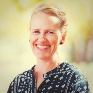 Portrait photo of Karrie Long